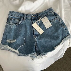 Forever 21 cowboy jean shorts size 27